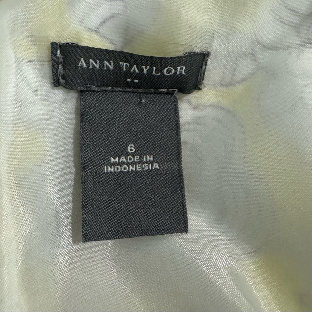 Ann Taylor Yellow Floral Shift Dress Size 6 - Picture 7 of 8